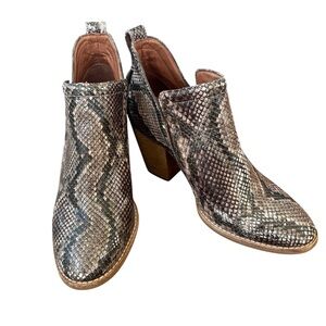 Jeffrey Campbell Snake Print Leather Stacked Heel Ankle Boots Booties Size 7.5